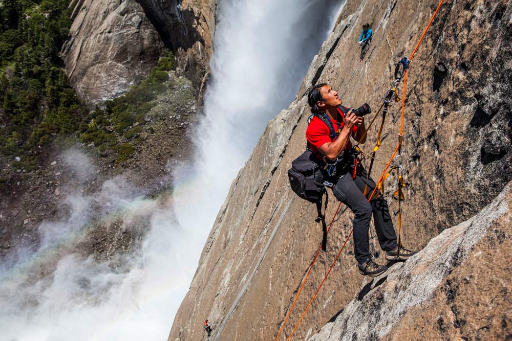Jimmy Chin fotógrafo escalando