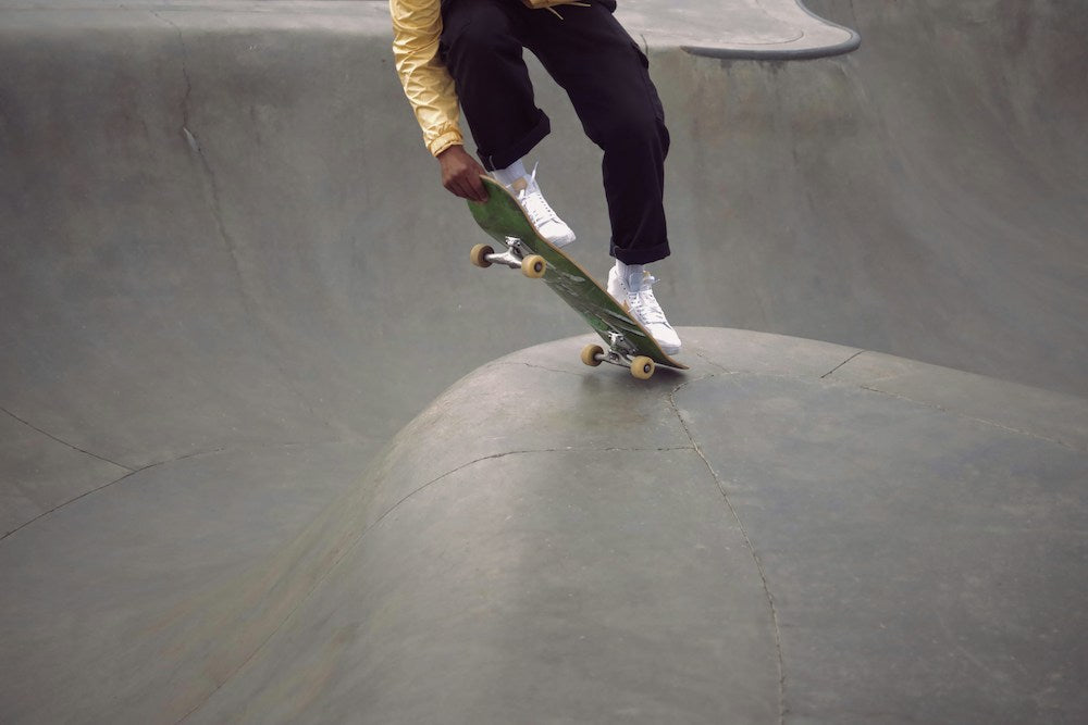 Iníciate en el Skateboarding: pasos básicos y principales trucos