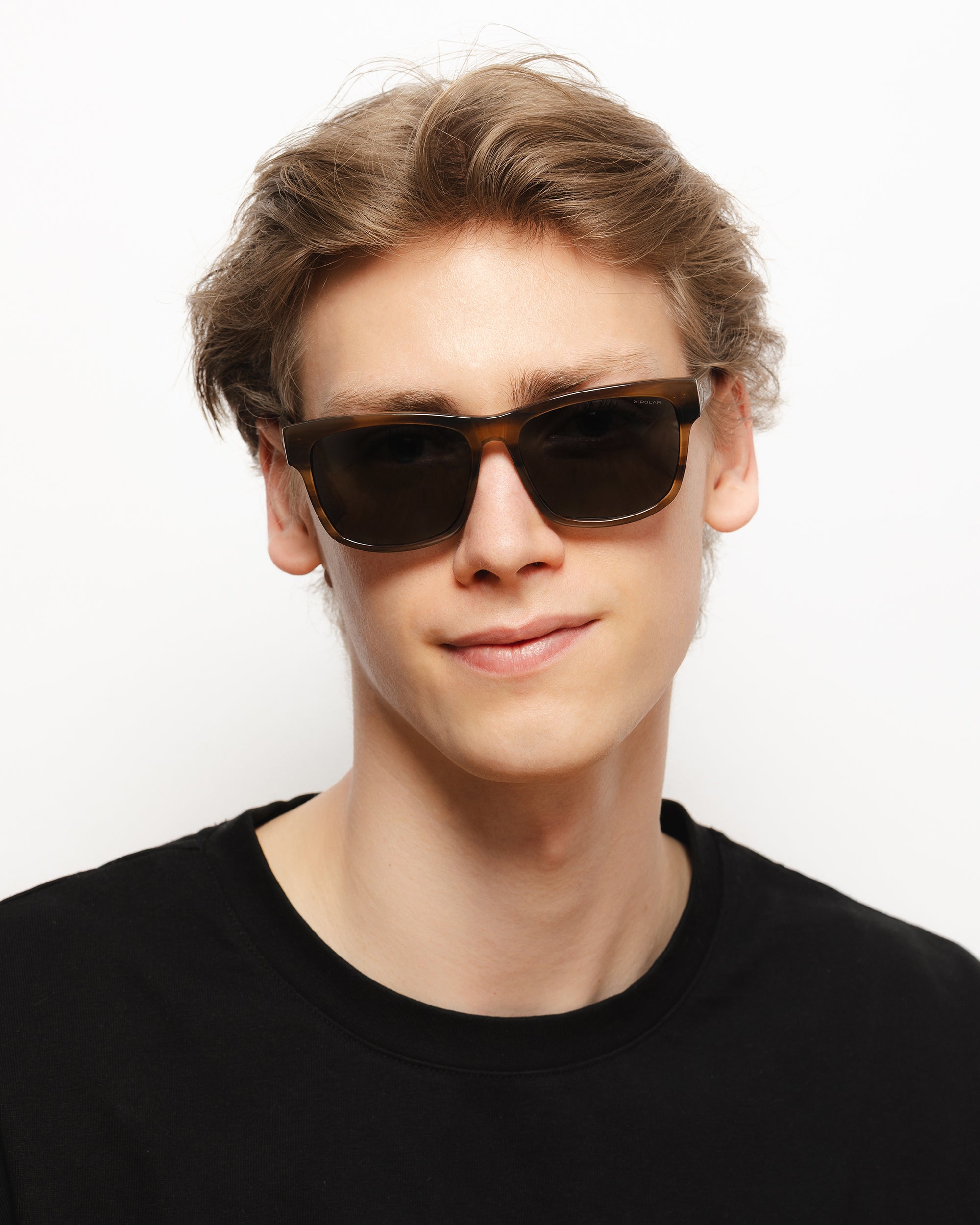 Ushuaia Brown Tortoise / Black